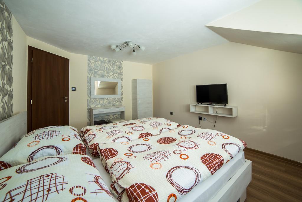 Apartmány Janka + camp Besenova Exterior foto